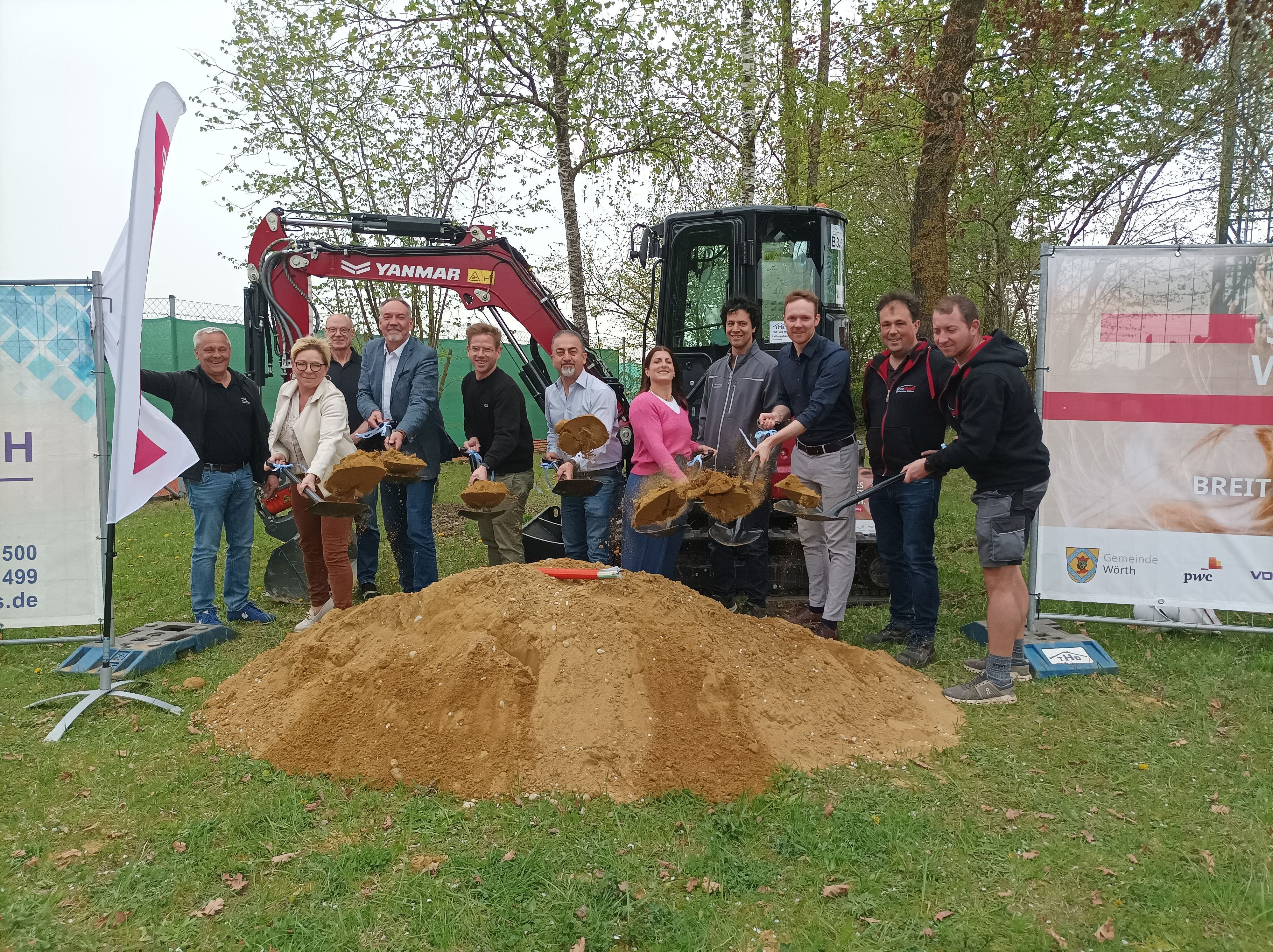 Spatenstich für Glasfaserausbau in Wörth
